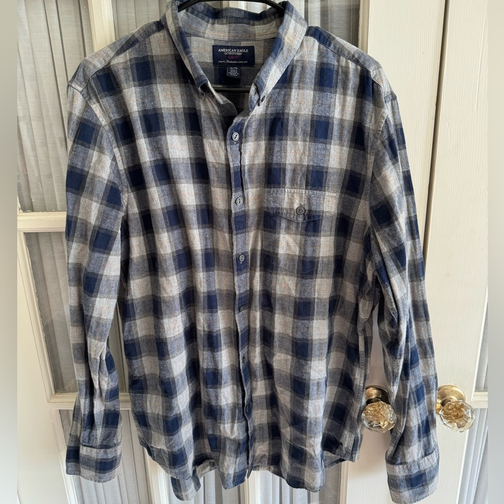 American Eagle Outfitters Men's Blue Plaid Shirt